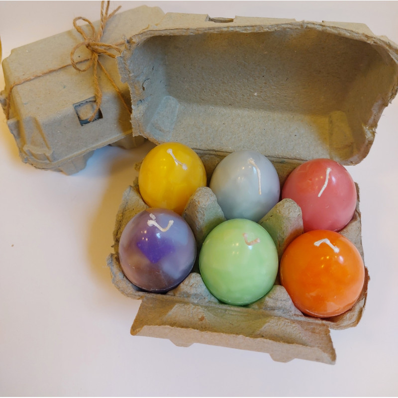 Set of easter eggs in box